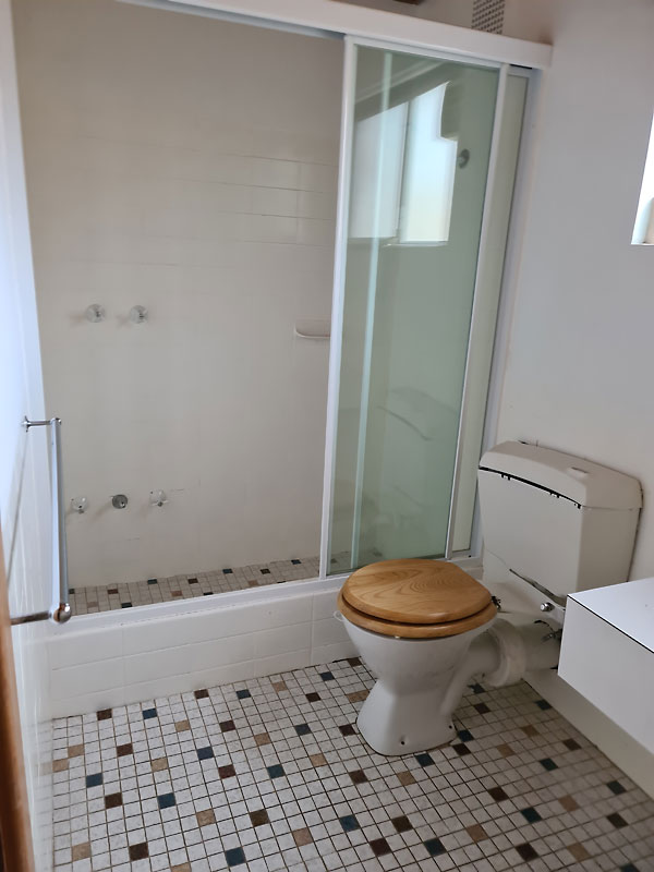 bathroom renovation before photo by Ceramico Tiles & bathrooms Rockingham WA